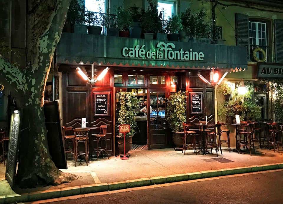 Le café de la fontaine — Brasserie à Maussanne les Alpilles — photo 2