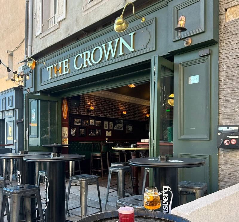 The Crown — photo 3