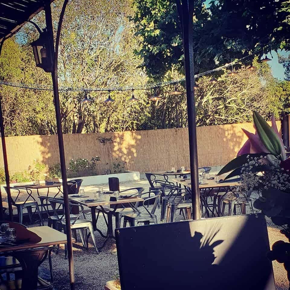 Le Bistrot Sous Les Platanes — photo 2