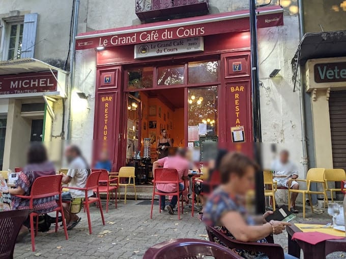 Le grand café du cours — photo 3