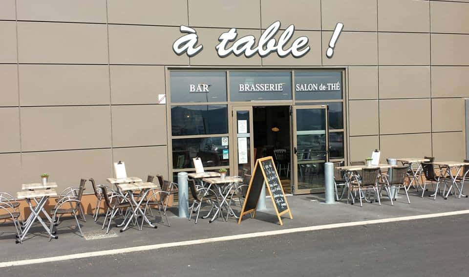 A table — photo 2
