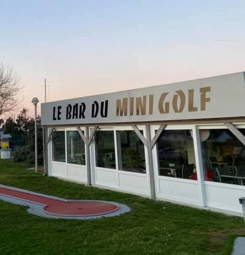 Bar Mini Golf — Brasserie à Merville Franceville Plag — photo 3