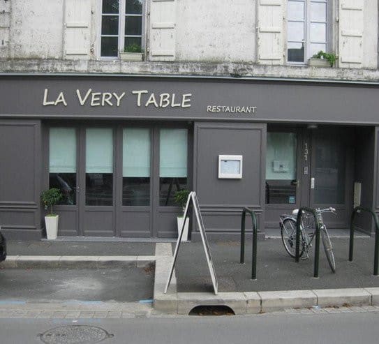 La very table — photo 2