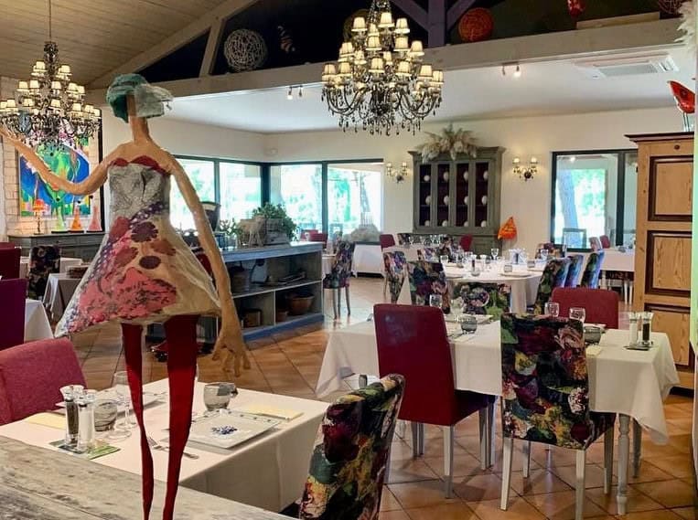 Le restaurant de la Ferme de Magné — photo 3