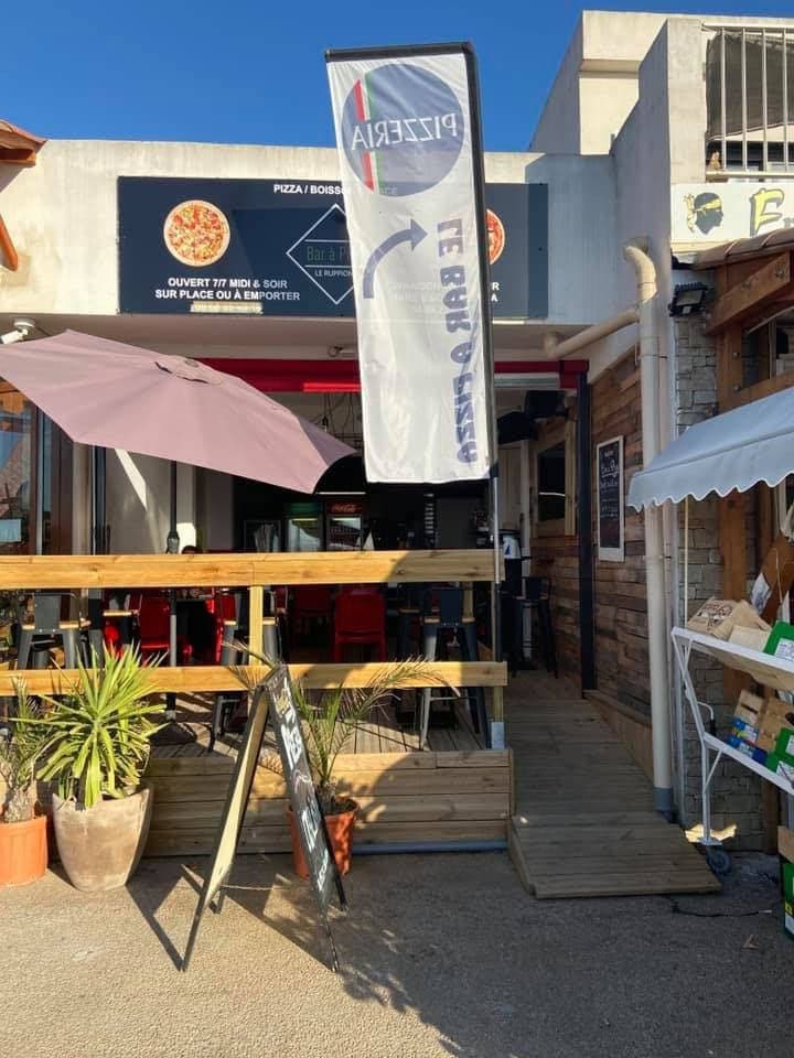 Le bar à pizza — photo 3