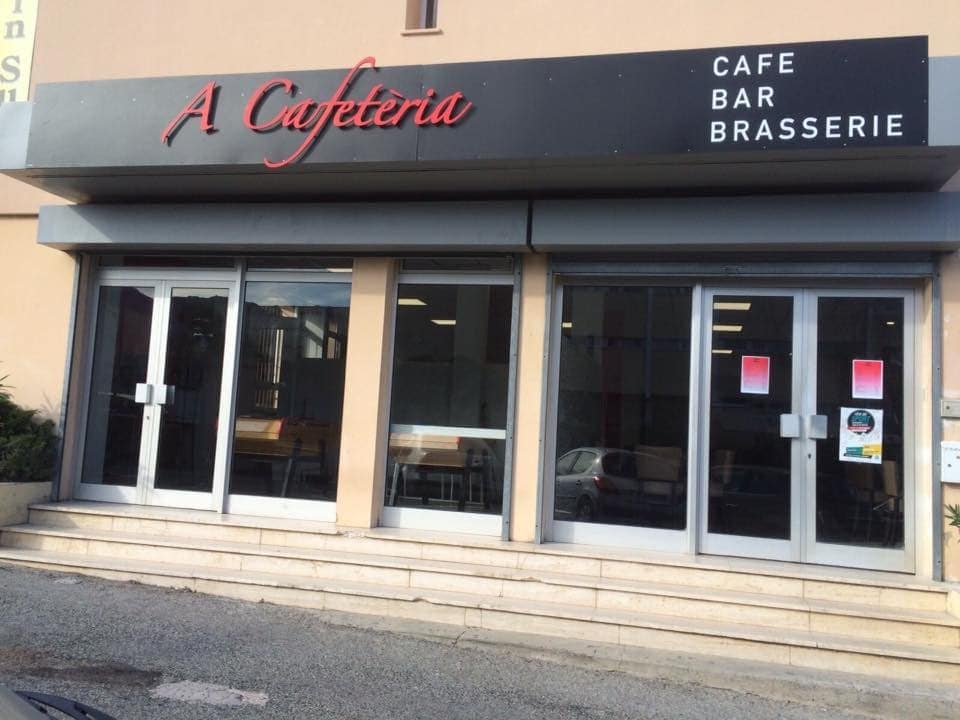 A Cafeteria — photo 2