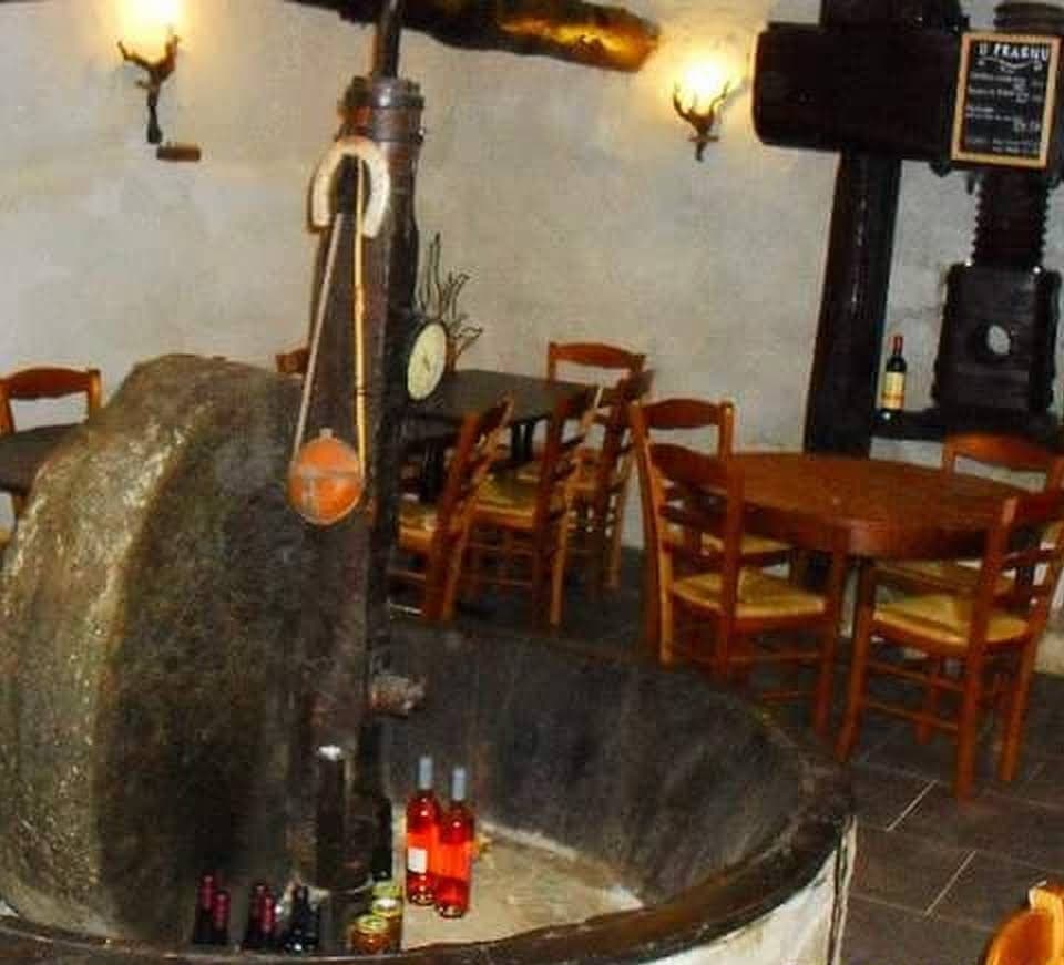 Table du village U fragnu — Restaurant Français à Santa Lucia Di Mercurio — photo 2