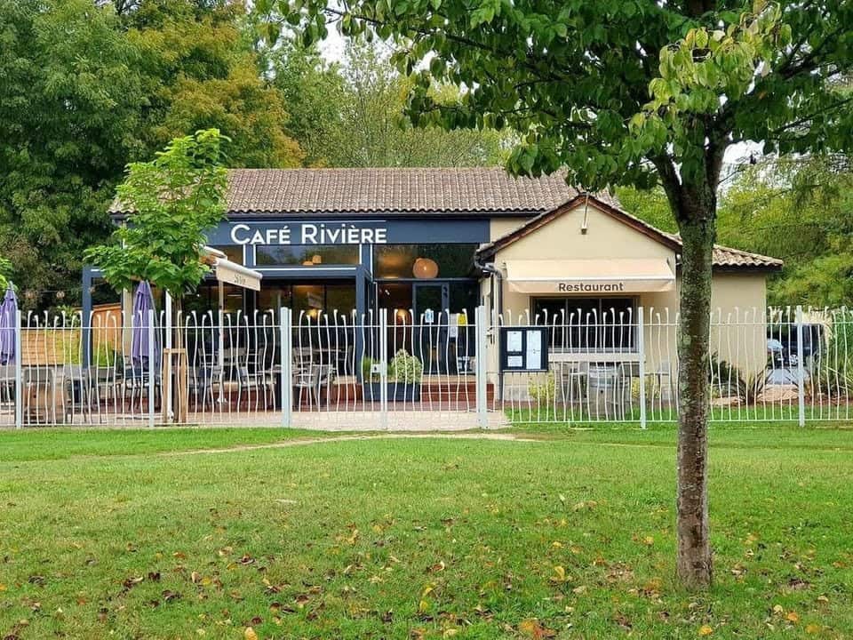 Le Café Rivière — photo 3