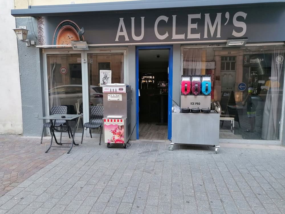 Au Clem's — photo 2
