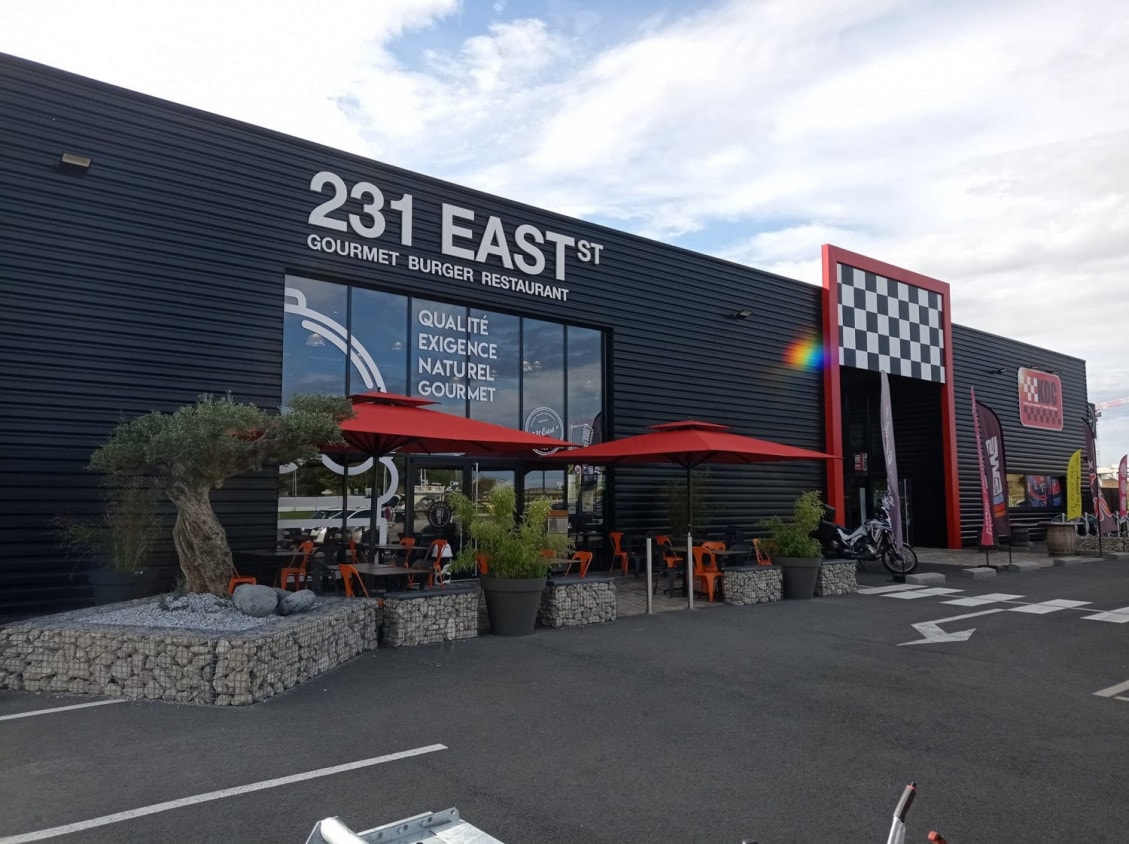 231 east street - La façade