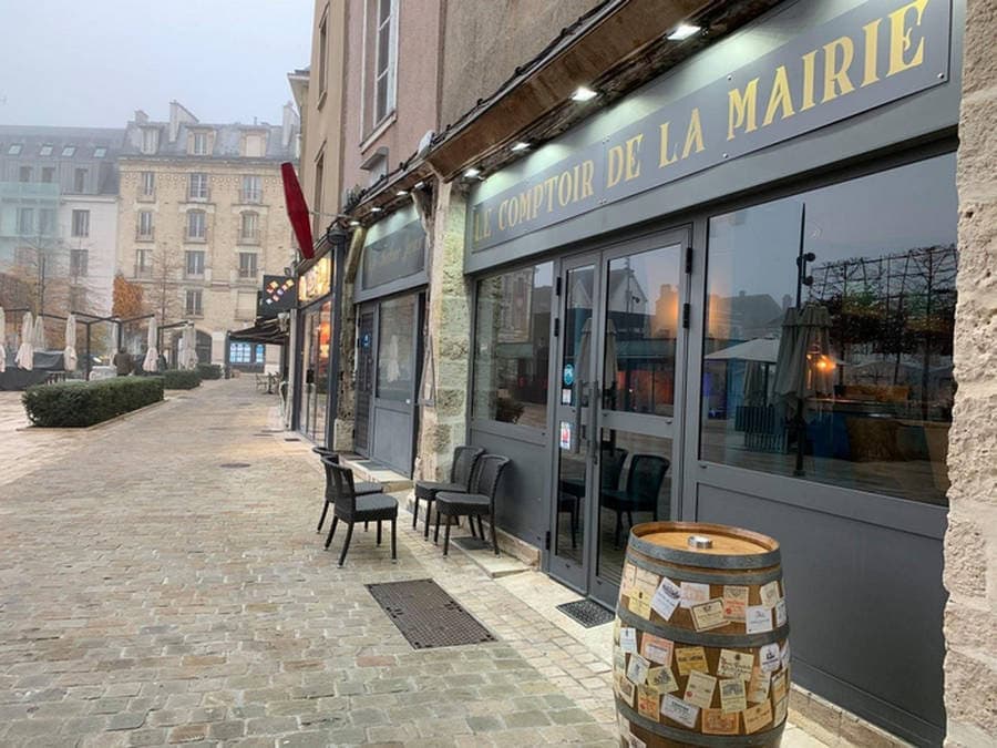 Le comptoir de la mairie — photo 2