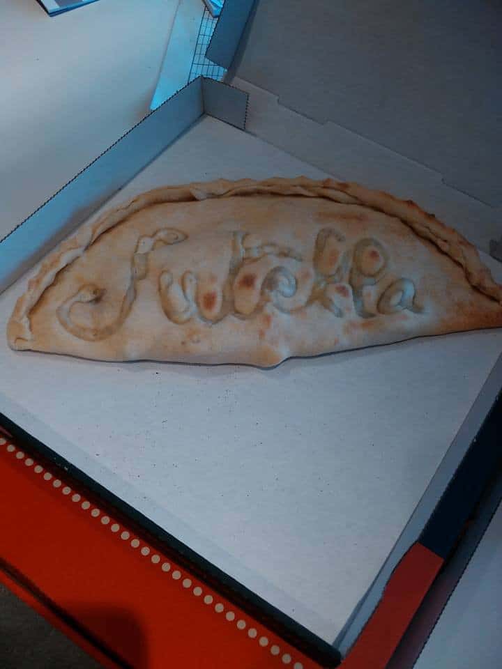 Le Kiosque à Pizzas - Un calzone