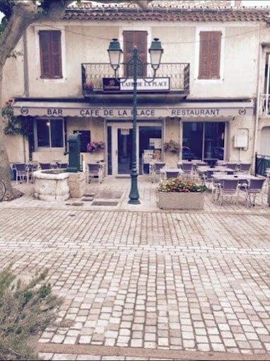Cafe De La Place — photo 3