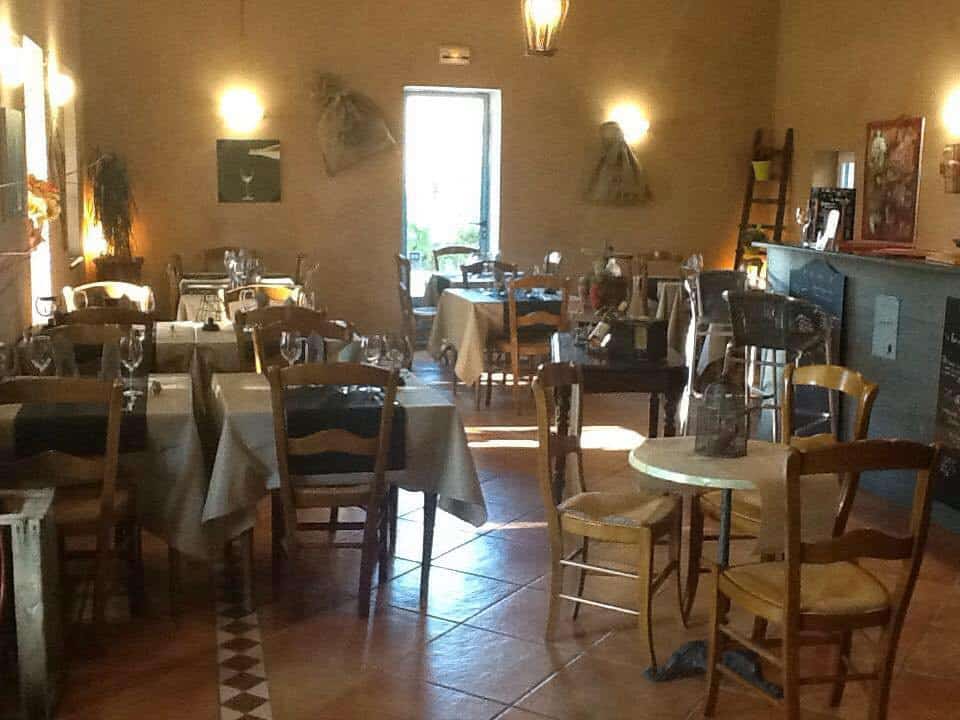 La Tour carbonniere — Brasserie à Saint Laurent d'Aigouze — photo 3