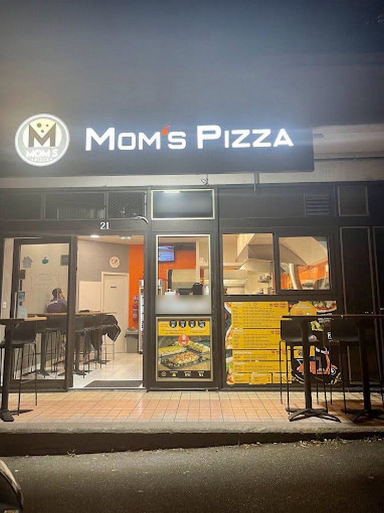 Mom's Pizza — photo 3