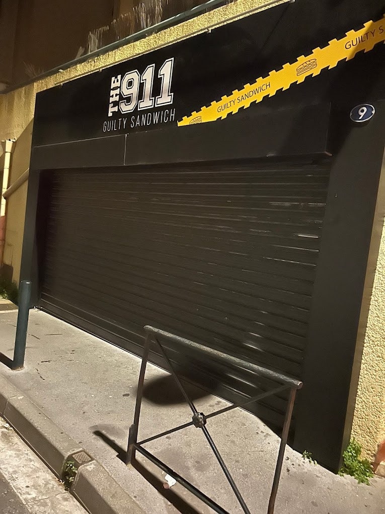 The 911 — photo 2