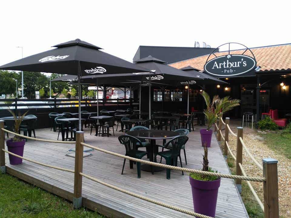 Arthur's Pub — photo 2
