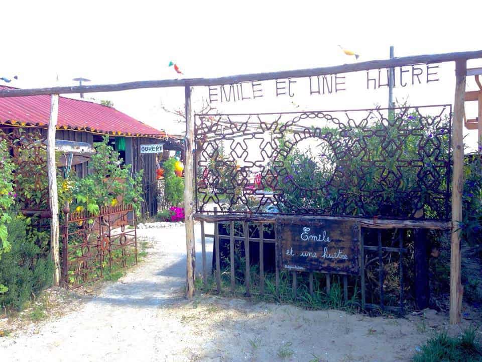 Emile et une huître — Poissons et fruits de mer à Cap Ferret — photo 2