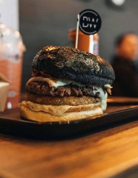 Black & White Burger — photo 3