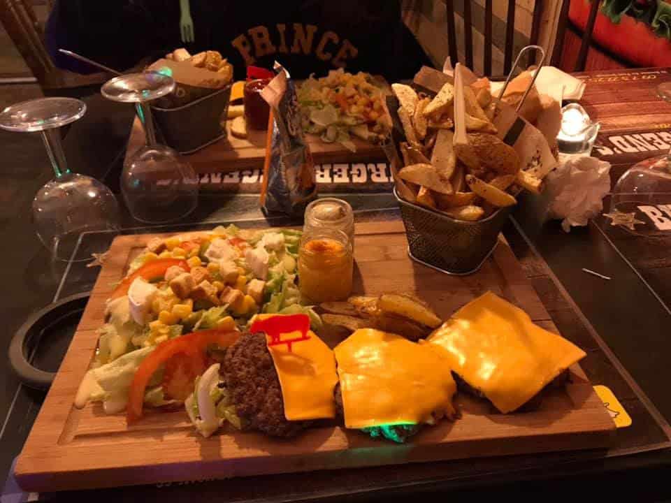 Burger Legend's — photo 2