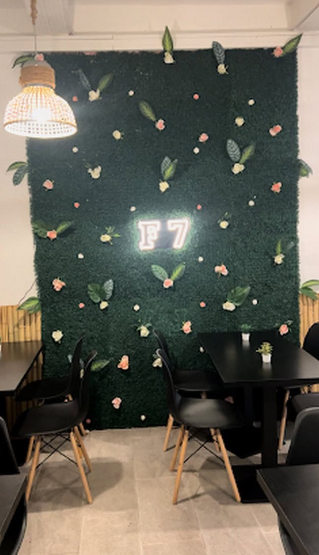 F7 Burgers & Tacos — photo 3