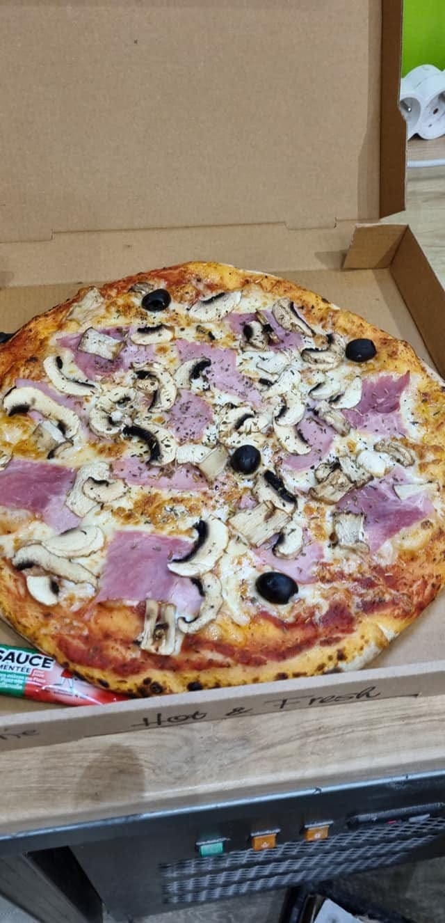 Pizza Lola — photo 2