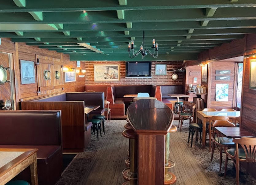 Cunningham's Bar — photo 3
