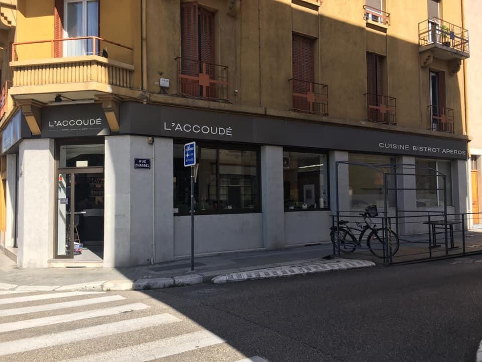 L’Accoudé — photo 2