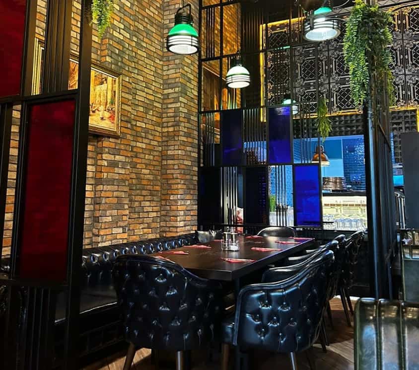 Reyna Restaurant — photo 3