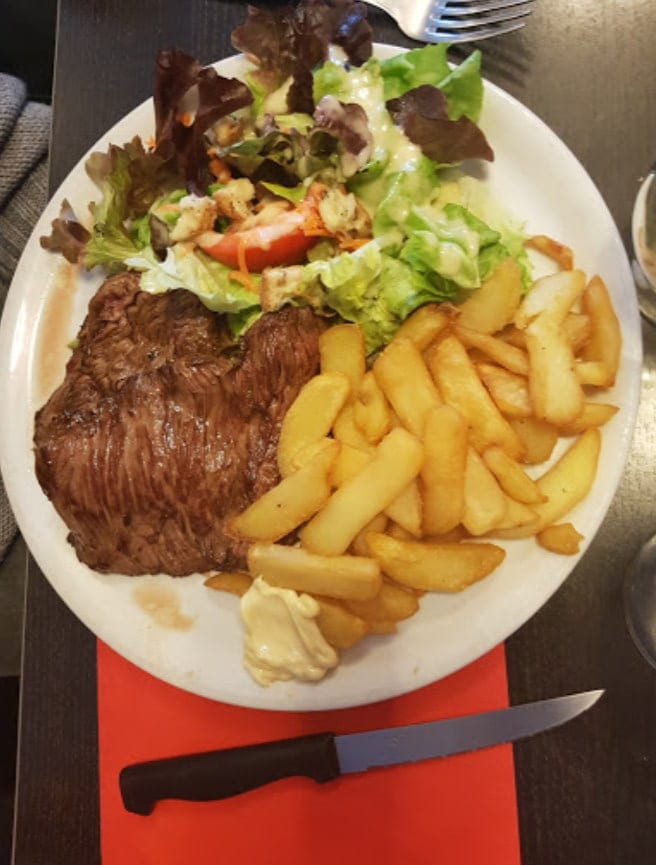 Une Place A Table — photo 2