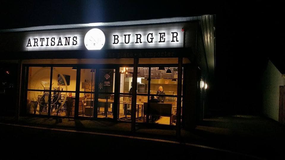 S B Artisans Burger — photo 2