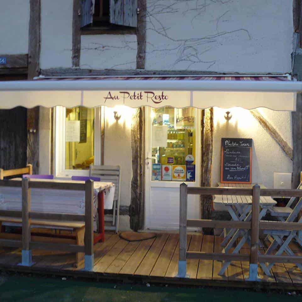Au petit resto — photo 2