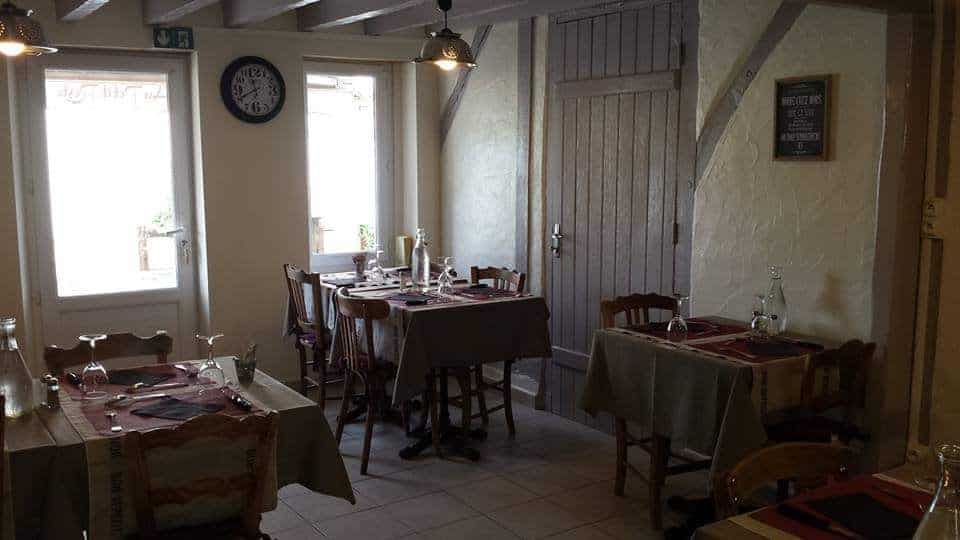 Au petit resto — photo 3