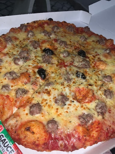 hot pizza family — photo 2
