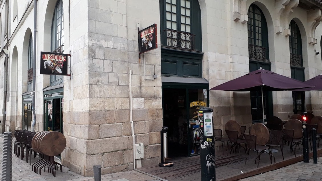 Atomic's Café — photo 2