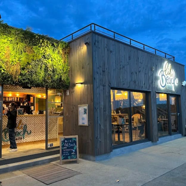 Lili Beach Café — photo 3