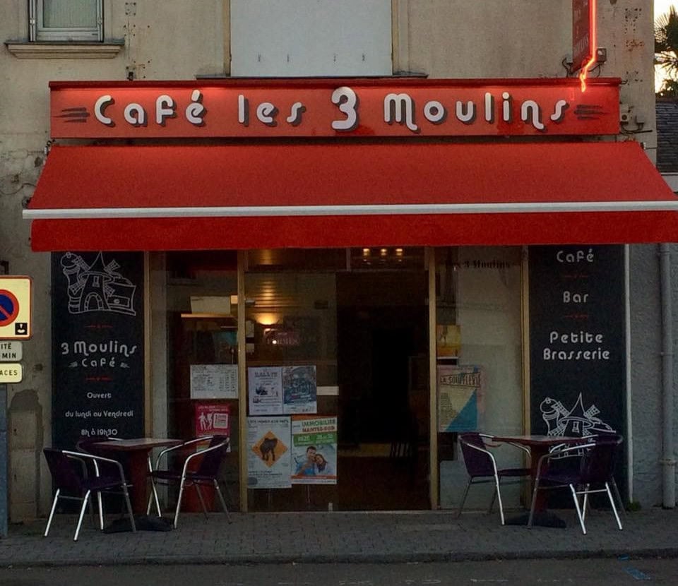 Café Les 3 Moulins — photo 2