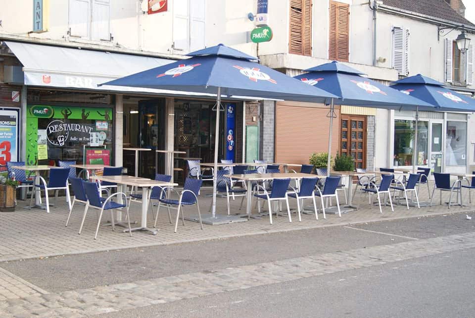 Café de la place — photo 2