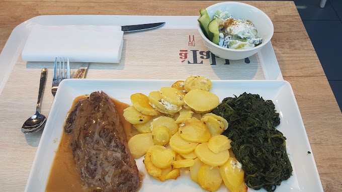 A Table ! — photo 2