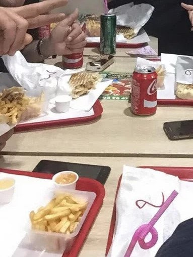 Burger And Chips — photo 3