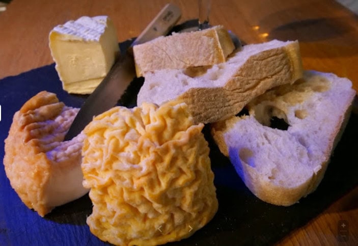 La Tour des Villains — Bistro - Bar à Le Montsaugeonnais  — photo 2
