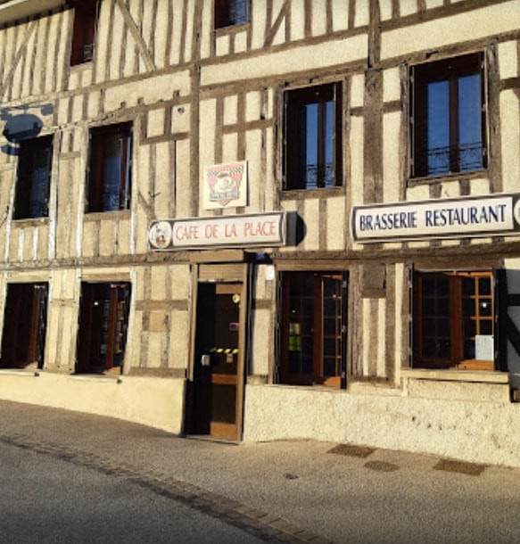 Café de la place — photo 3