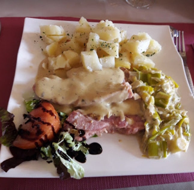 Château de Montmorency — Restaurant Français à Montigny en Ostrevent — photo 2