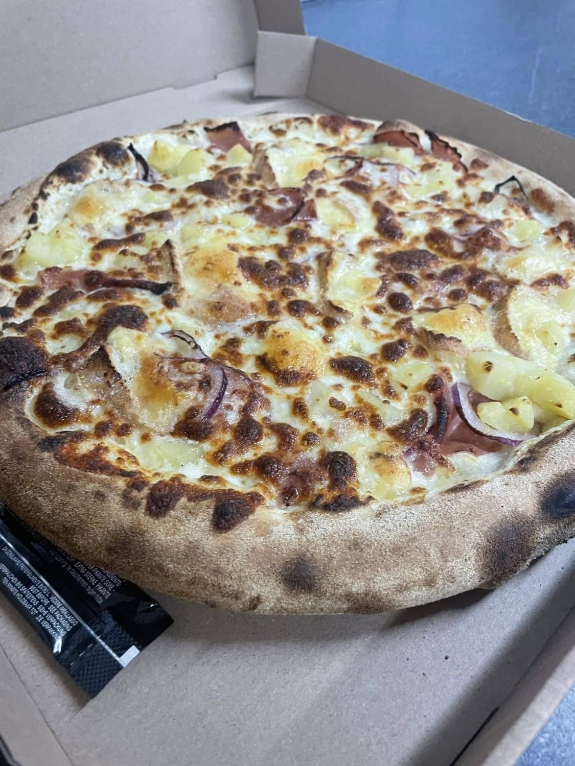 Photo de La pizza de papel