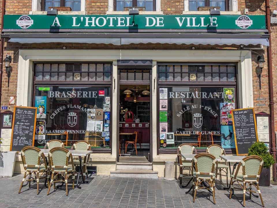 A l'Hôtel de Ville — photo 2