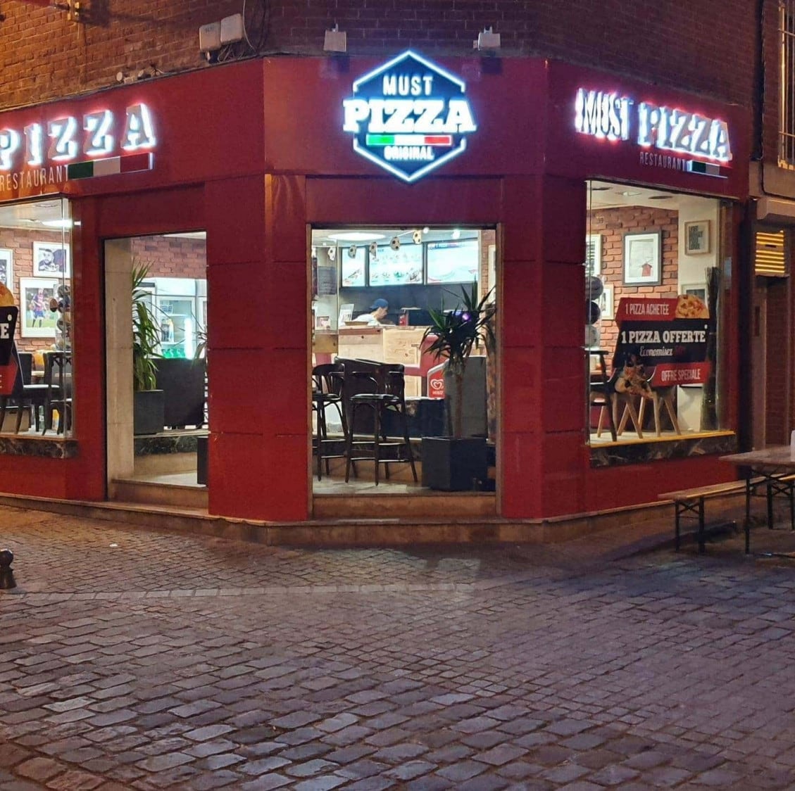 Must Pizza — photo 2