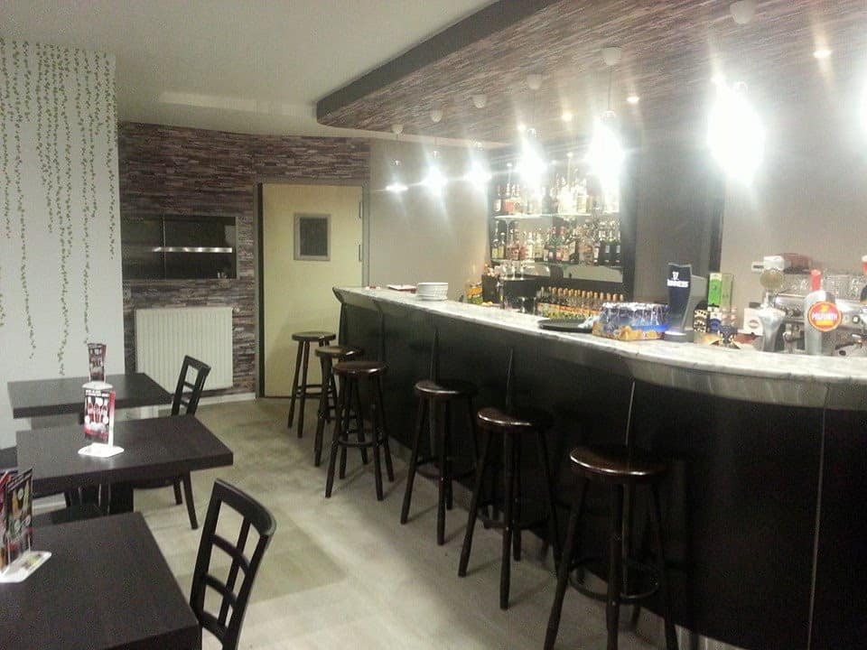 Café de la Halle — Brasserie à Besse et Saint Anastaise — photo 3