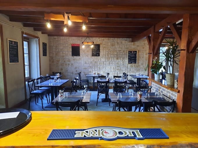 Aux Rendez Vous Des Trois Marchands — Restaurant Français à Saulzet le Froid — photo 3