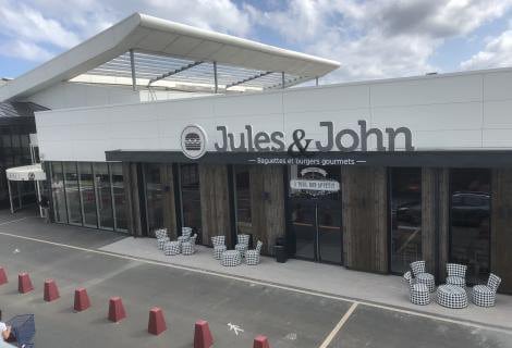 Jules & John — photo 2