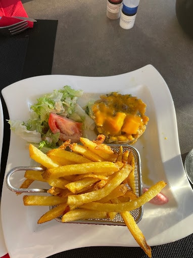 Le Dauphin — Poissons et fruits de mer à Saint Jean de Luz — photo 2